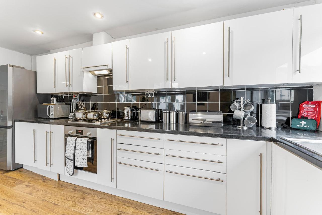 Villa Stunning 4-Bed - Garden - Sleeps 14 Bristol Exterior foto